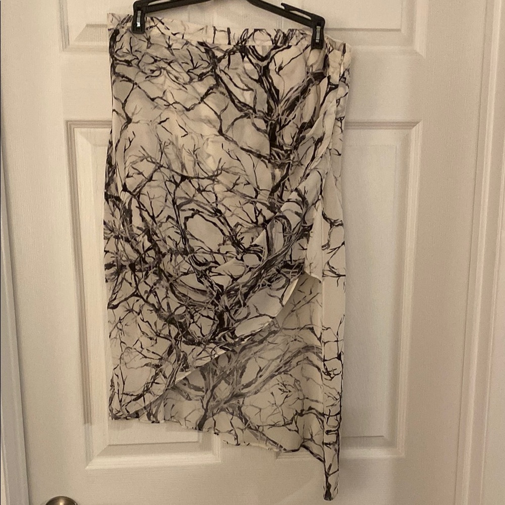 Elegant Black and White Tree Print silk skirt